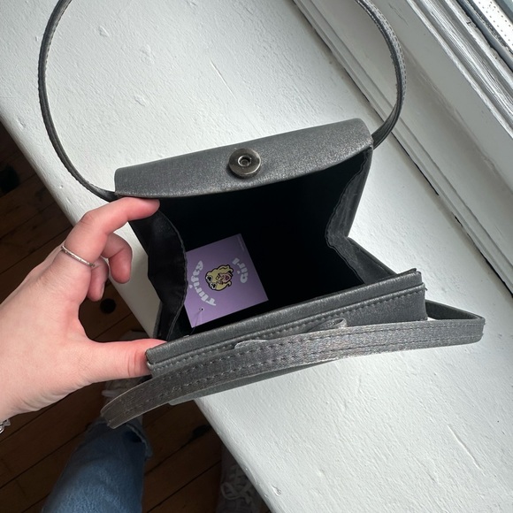 Elegant Silver Handbag - Picture 2 of 2